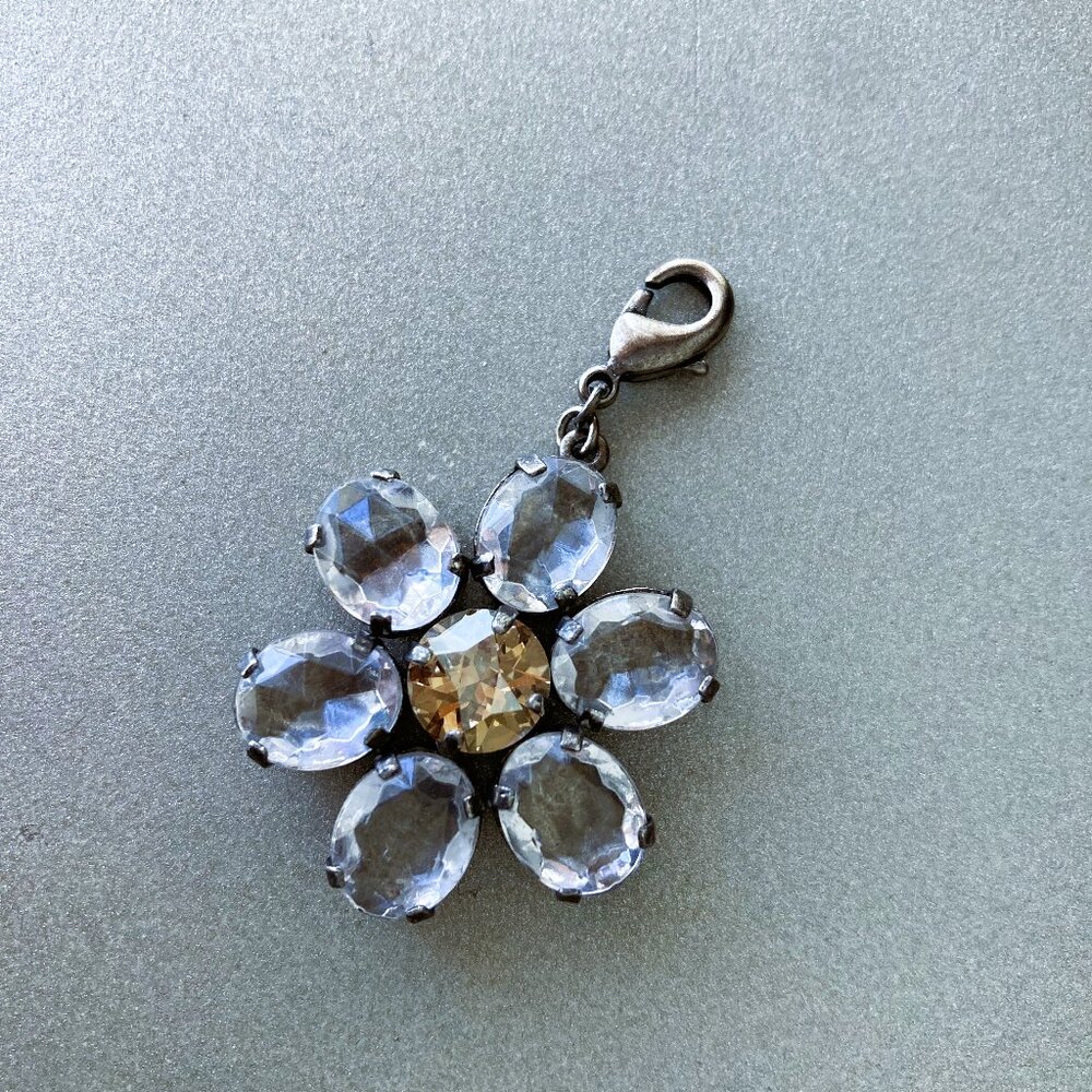 Sabika Classics Daisy Pendant